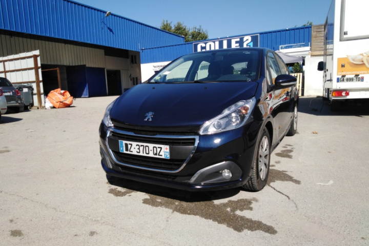 PEUGEOT 208 BUSINESS